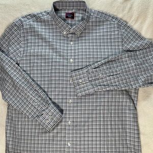 Men’s UnTuckit button down shirt. Size XXXL.